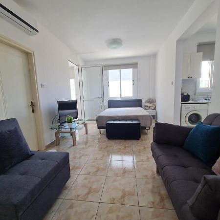 Laertis 2 Complex, Studio Apartment 106 - By Imh Travel & Tours Paphos Esterno foto