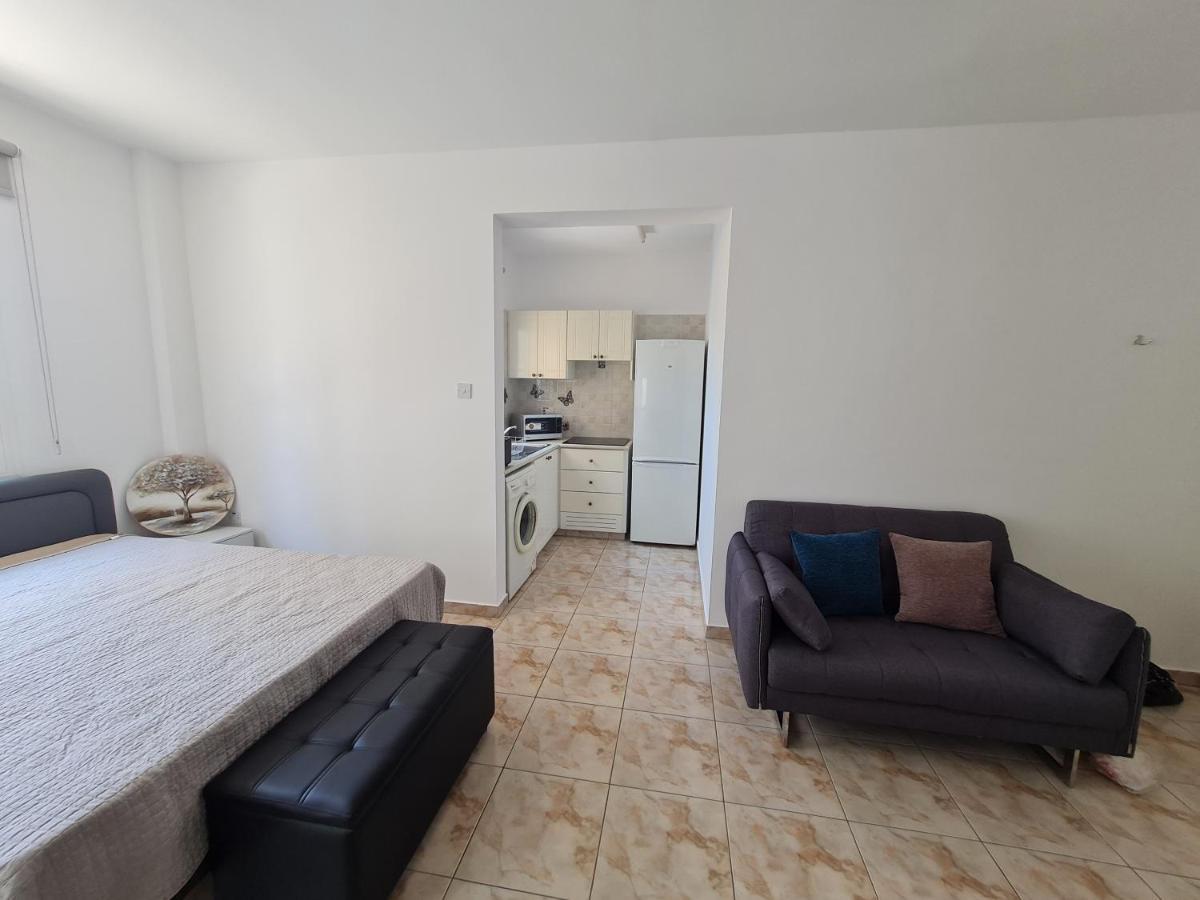 Laertis 2 Complex, Studio Apartment 106 - By Imh Travel & Tours Paphos Esterno foto